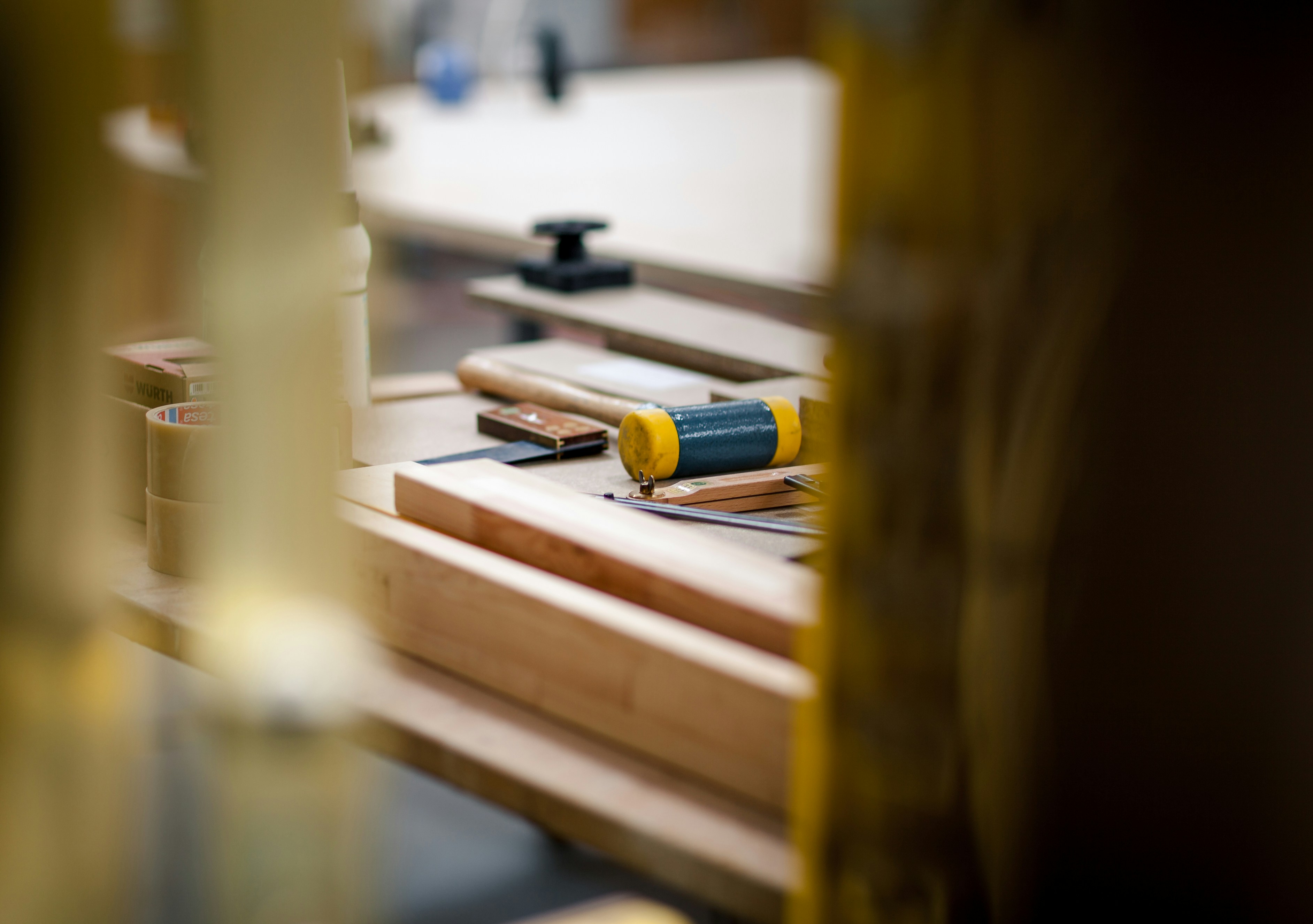 Hausmeister bei der Arbeit